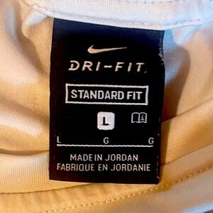 Nike white large tea shirt